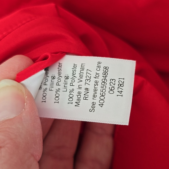 Crayola Red and Light Blue Reversible Puffer Vest - XXL - NWT - Picture 13 of 14